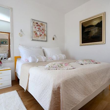 Apartmani Gloria Brodarica  Eksteriør bilde