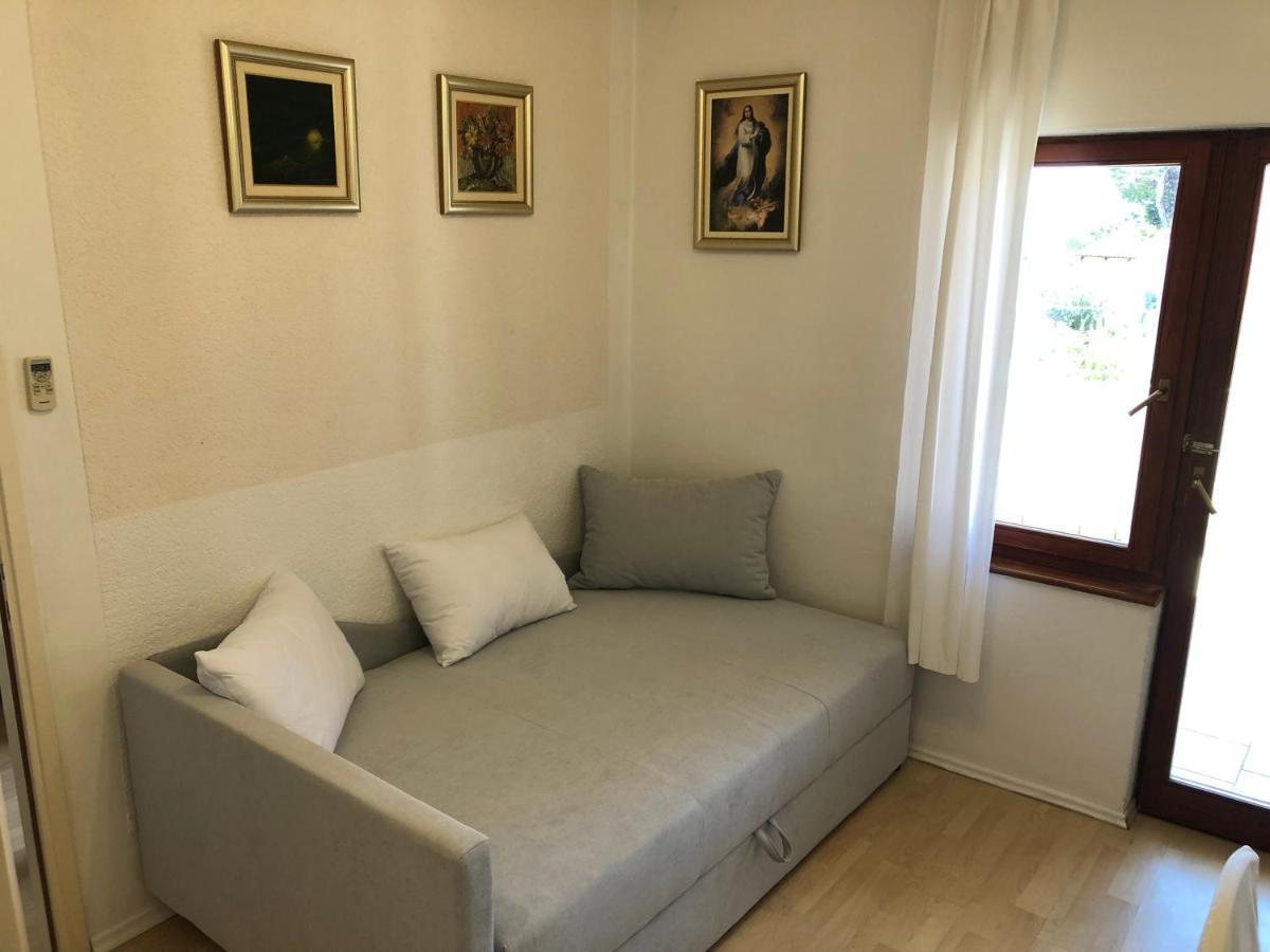 Apartmani Gloria Brodarica  Eksteriør bilde